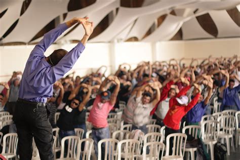 Ginástica laboral 10 exercícios para fazer SUPER SIPAT