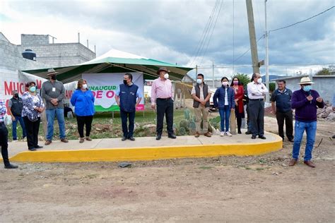 Entrega Alcalde De Tulancingo Guarniciones Y Banquetas En Ahuehuetitla