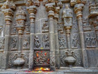 Tadipatri Temples - An Artistic Poetry In Black Stone