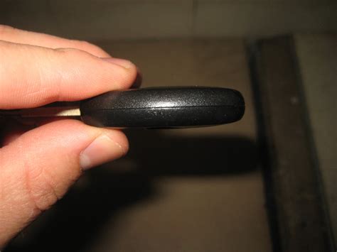 how to change battery in honda pilot key fob