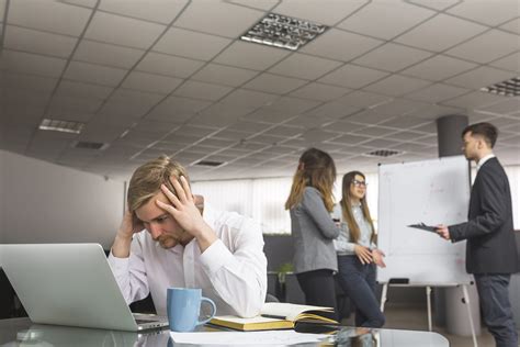 Sinais De Que Sua Empresa Tem O Ambiente De Trabalho T Xico