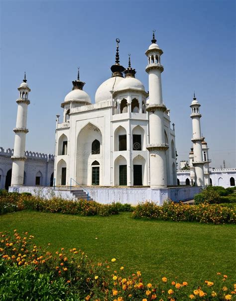 Mausoleum at Chota Imambara Stock Image - Image of garden, city: 32802251