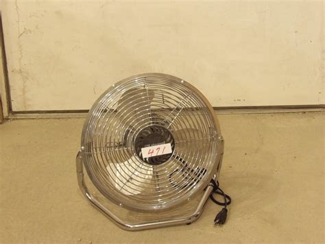 Lot - WIND MACHINE 13IN FAN