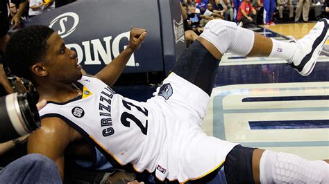 On This Day In Grizzlies History Rudy Gay Hits A Buzzer Beater Against The Magic