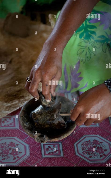 Lawai Pottery Village Sigatoka Coral Hi Res Stock Photography And