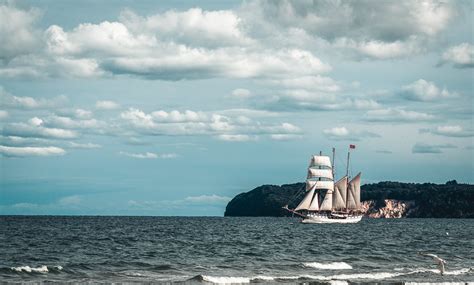 Sail Boat in Water · Free Stock Photo