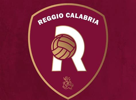 Reggina ufficiale c è il nuovo sponsor tecnico per la Fenice Amaranto