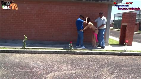 HOT Clip Sex DANNA HOT CAMINANDO DESNUDA POR LA CALLE Y TIENE SEXO EN