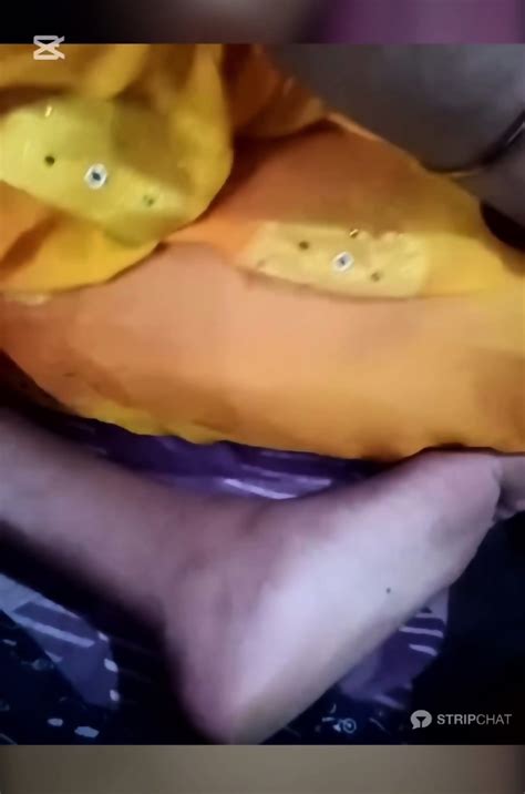 Desi Anushka Pussy Show