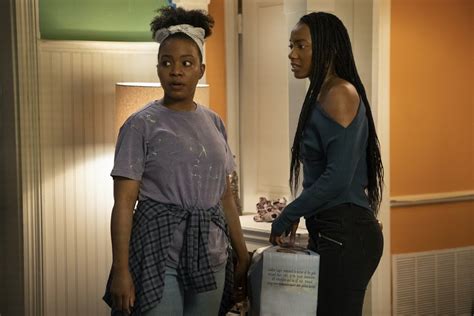 Holky z vejšky Naked Party S01E02 2021 Galerie Z epizody ČSFD cz