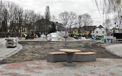 Kształt już widać Nowy plac zabaw w Krapkowicach Radio Opole