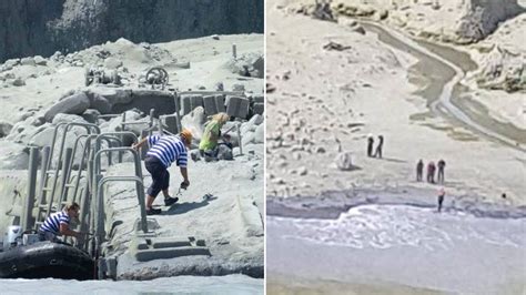 The Dramatic Images From Moments After White Island Volcano Eruption