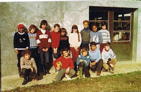 Photo De Classe Cm Ecole Primaire Des Filles Classe Nature