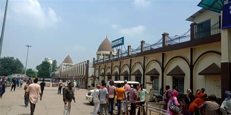 Jabalpur Railway Station Coming People Station Park Train Editorial ...