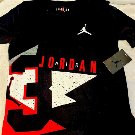 Jordan T Shirt Black White And Red Boys 10 12 In 2024 Jordans T