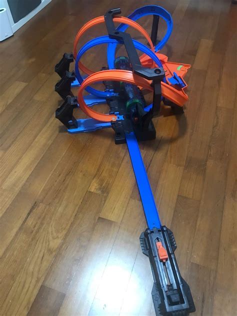 Hot Wheels Corkscrew Crash Set Hobbies Toys Toys Games On Carousell