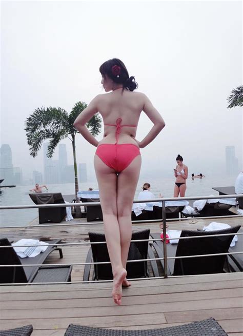 Qu Nh Th Khoe Nh Bikini N Ng B Ng Sau Khi Gi M Kg