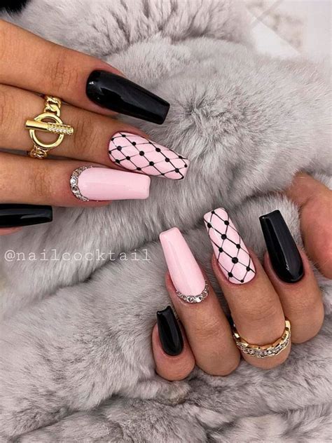 37 Black Nail Designs You Need To See - Ray Amaari | Acrylic nails coffin pink, Nails, Gel nails