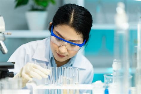 Premium Photo | Women working in the laboratory