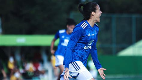 Cruzeiro vence Fluminense e encaminha vaga nas oitavas do Brasileirão