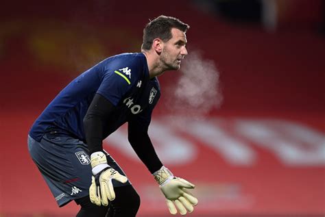 Manchester United Keeping Tabs On Aston Villa Goalkeeper Tom Heaton