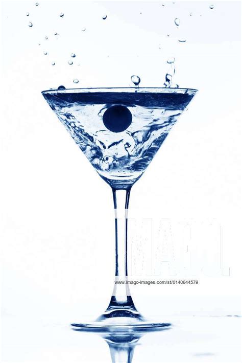 Alcohol Martini Splash Mixed Cocktail