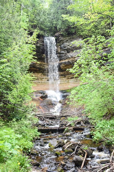 Easy Hike To Munising Falls Upper Peninsula Michigan Floradise