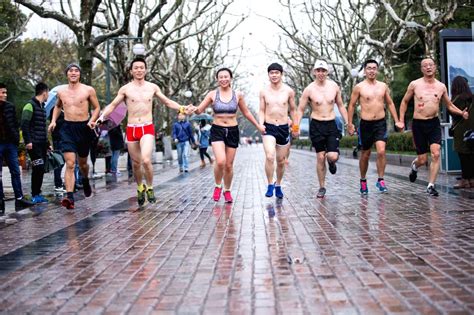 CHINA HANGZHOU NAKED RUNNING