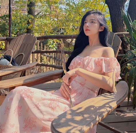 Nhan S C Th Ng H Ng C A Hot Girl Neu Sau N M N I Ti Ng