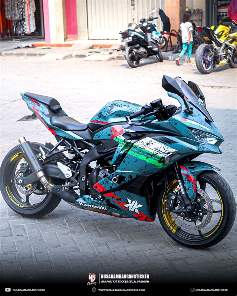 Desain Sticker Motor Kawasaki Zx R Bercak Hitam Biru Fullbody