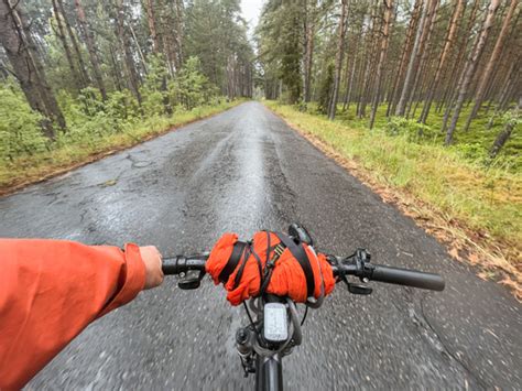 Jak zabezpieczyć rower elektryczny przed deszczem