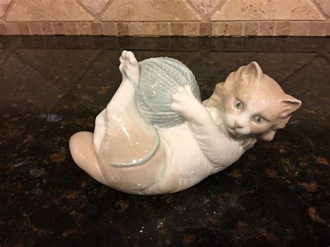 Vintage Nao Lladro Kitten With Yarn Ball Figurine Hand Made In