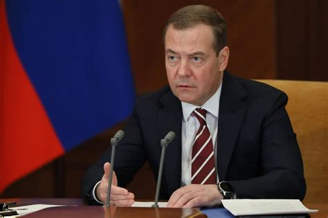 Medvedev dice che una apocalisse nucleare è abbastanza probabile per