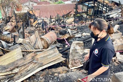 Anggota Dewan Samarinda Tinjau Korban Kebakaran Teluk Lerong ANTARA