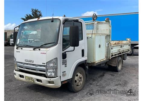 Buy Used 2009 Isuzu Npr300 Mwb Refrigerated Truck In Listed On Machines4u