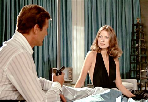 Andrea Anders (Maud Adams) – Club James Bond France