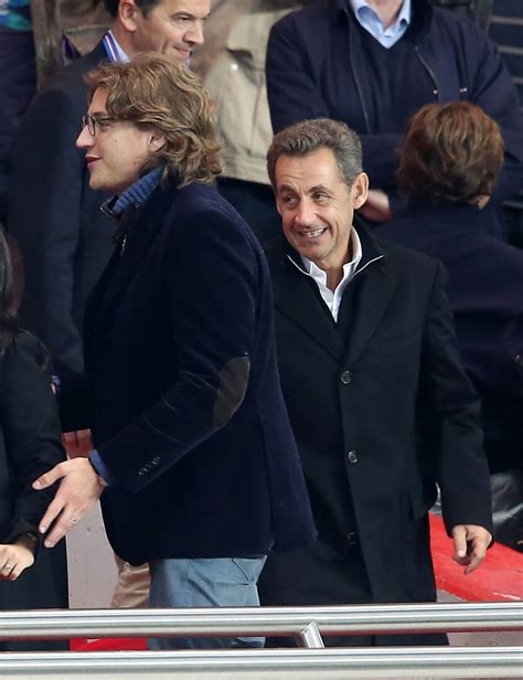 Photo Nicolas Sarkozy Et Son Fils Jean Sarkozy Match De Football Psg