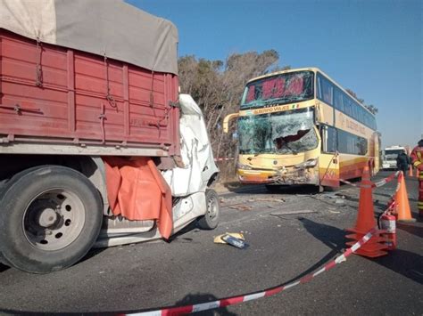 Grave Accidente En La Ruta 35 Al Menos Un Muerto En El Siniestro