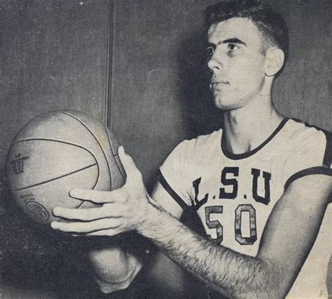 The First MVP - Bob Pettit | Around the Game