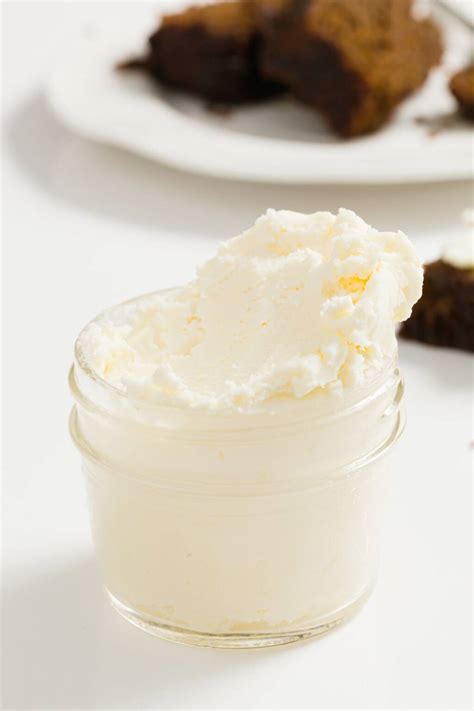 Easy Homemade Clotted Cream Recipe - How to Make Clotted Cream