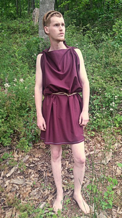 Around 480 Bc Greek Clothing Especially Men S Was Extremely Simple It Often Featured Nothing