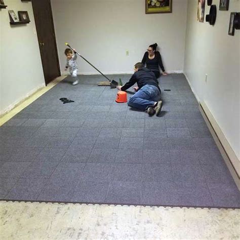 Basement Modular Carpet Tiles with a Raised Lock Together Base