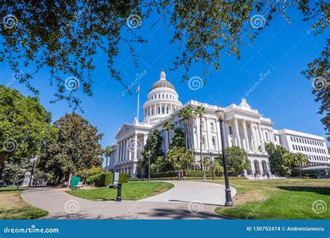 California State Capitol Building Editorial Stock Image - Image of ...