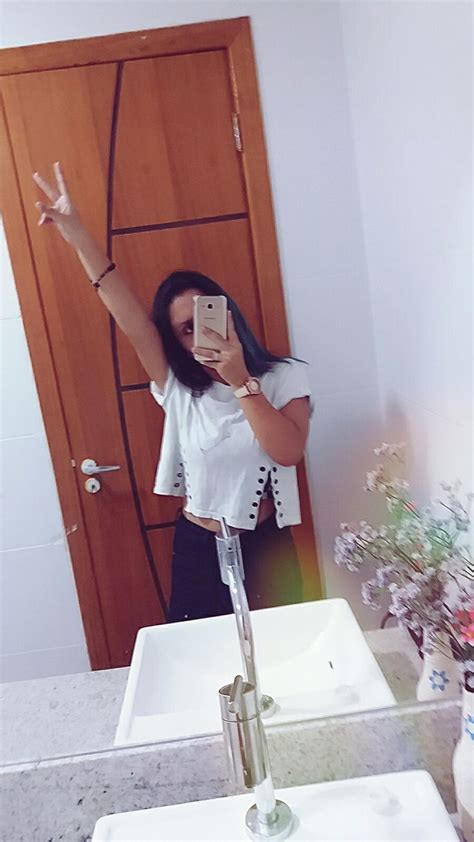 Foto Tumblr No Espelho Do Banheiro Pose Divertida Mirror Selfie