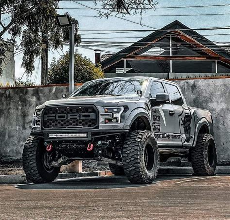 Pin De Owen Wyss En Trucks Ford Raptor Ford F Raptor Fotos De