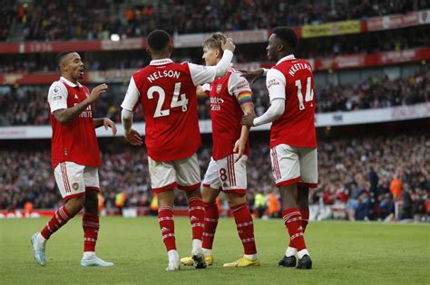 Arsenal Atropela Lanterna Nottingham Forest E Retoma Lideran A Do