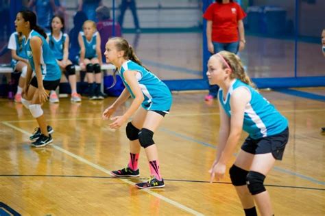 5 Simple, Easy, Volleyball Drills for Kids to Practice | AthleticLift