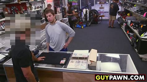 Hermosa Chica Seducida Por Dinero Y Follada Por El Culo En La Oficina XVIDEOS