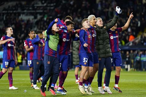 Barca secure Champions League quarters with 3-1 win over Napoli | Daily ...