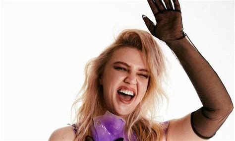 Self Esteem Leaked Nude Photos And Videos